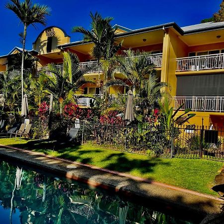 The York Beachfront Holiday Apartments Yorkeys Knob Bagian luar foto
