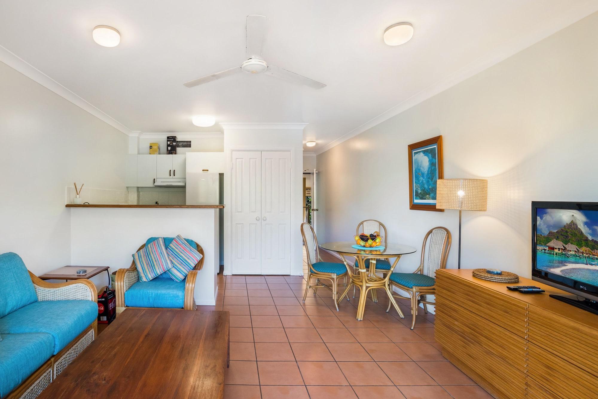 The York Beachfront Holiday Apartments Yorkeys Knob Bagian luar foto