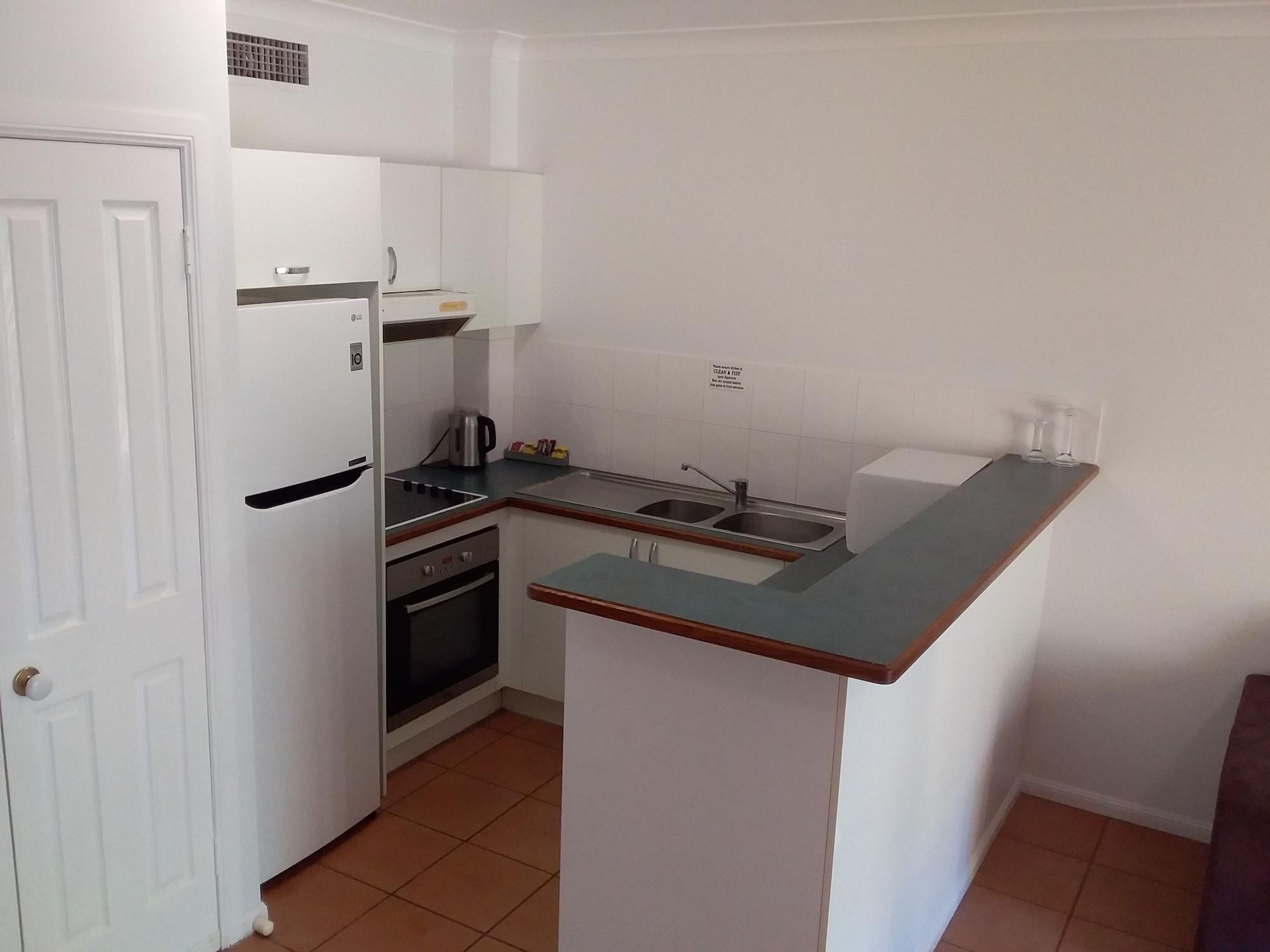 The York Beachfront Holiday Apartments Yorkeys Knob Bagian luar foto