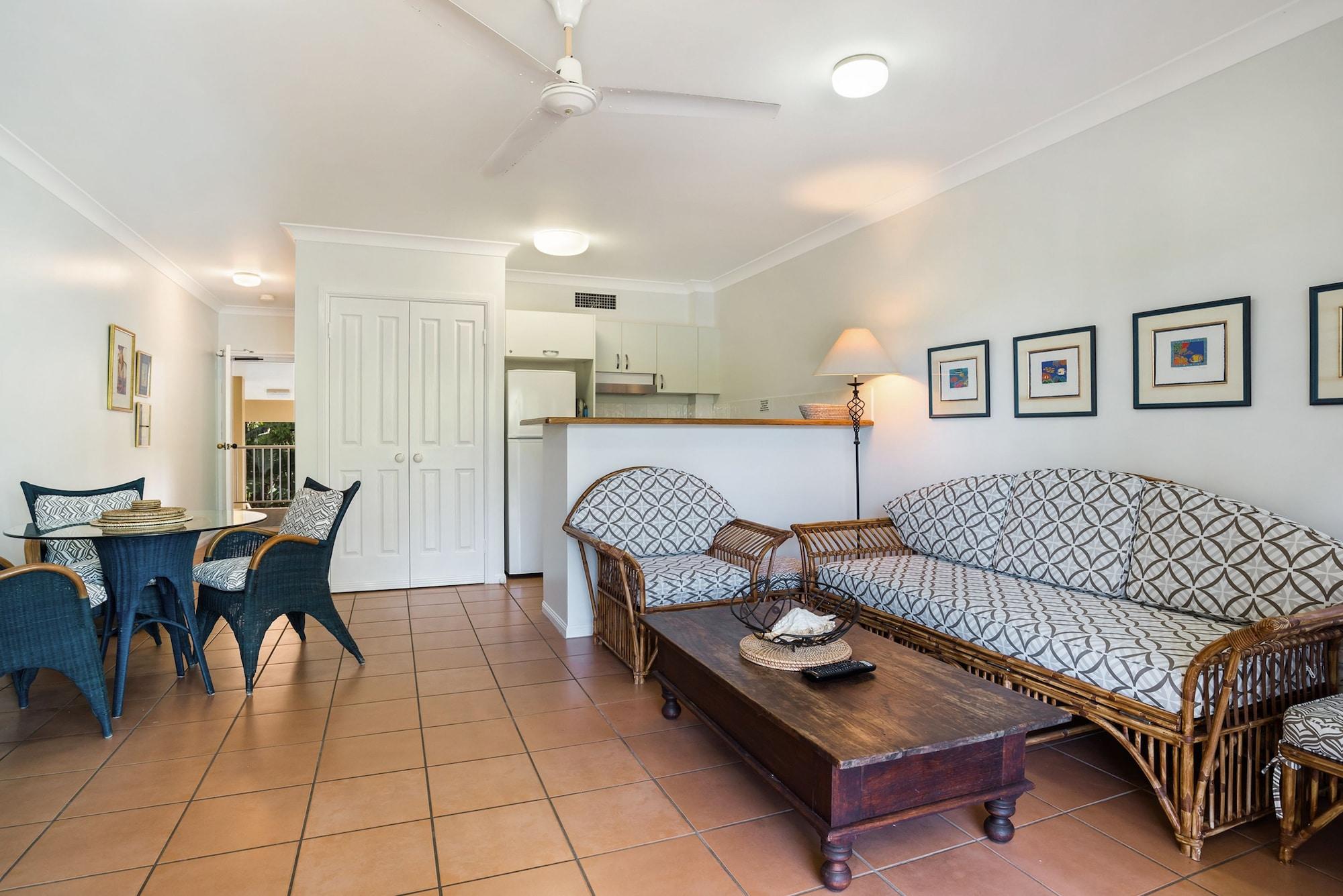 The York Beachfront Holiday Apartments Yorkeys Knob Bagian luar foto