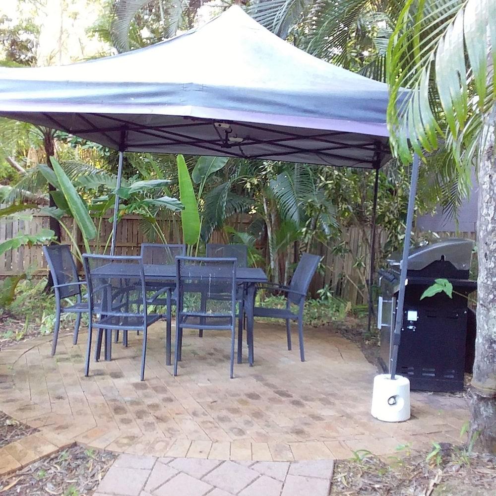 The York Beachfront Holiday Apartments Yorkeys Knob Bagian luar foto