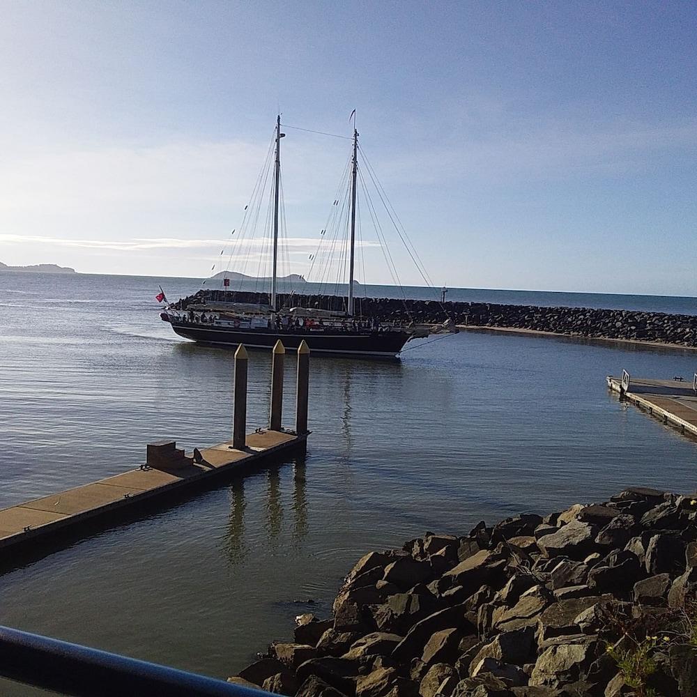 The York Beachfront Holiday Apartments Yorkeys Knob Bagian luar foto