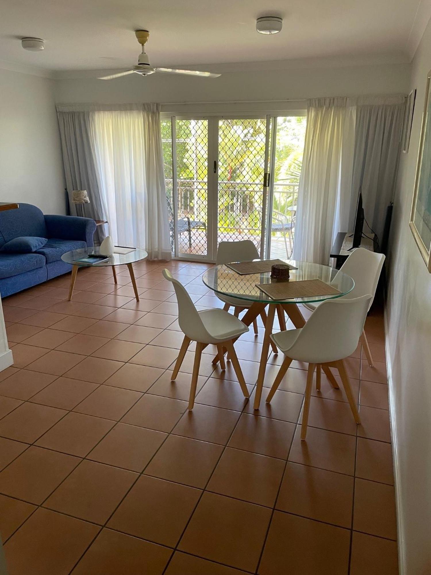 The York Beachfront Holiday Apartments Yorkeys Knob Bagian luar foto