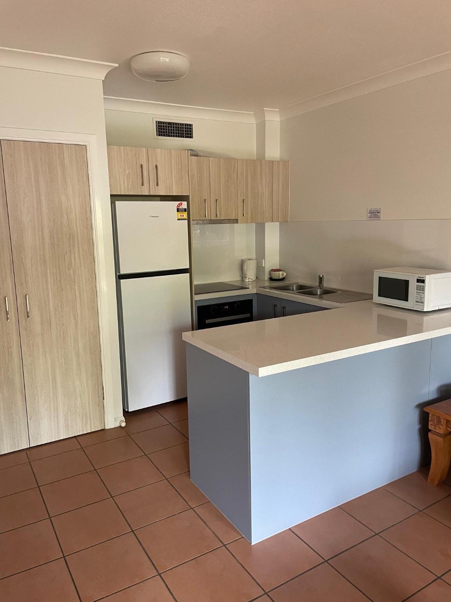 The York Beachfront Holiday Apartments Yorkeys Knob Bagian luar foto