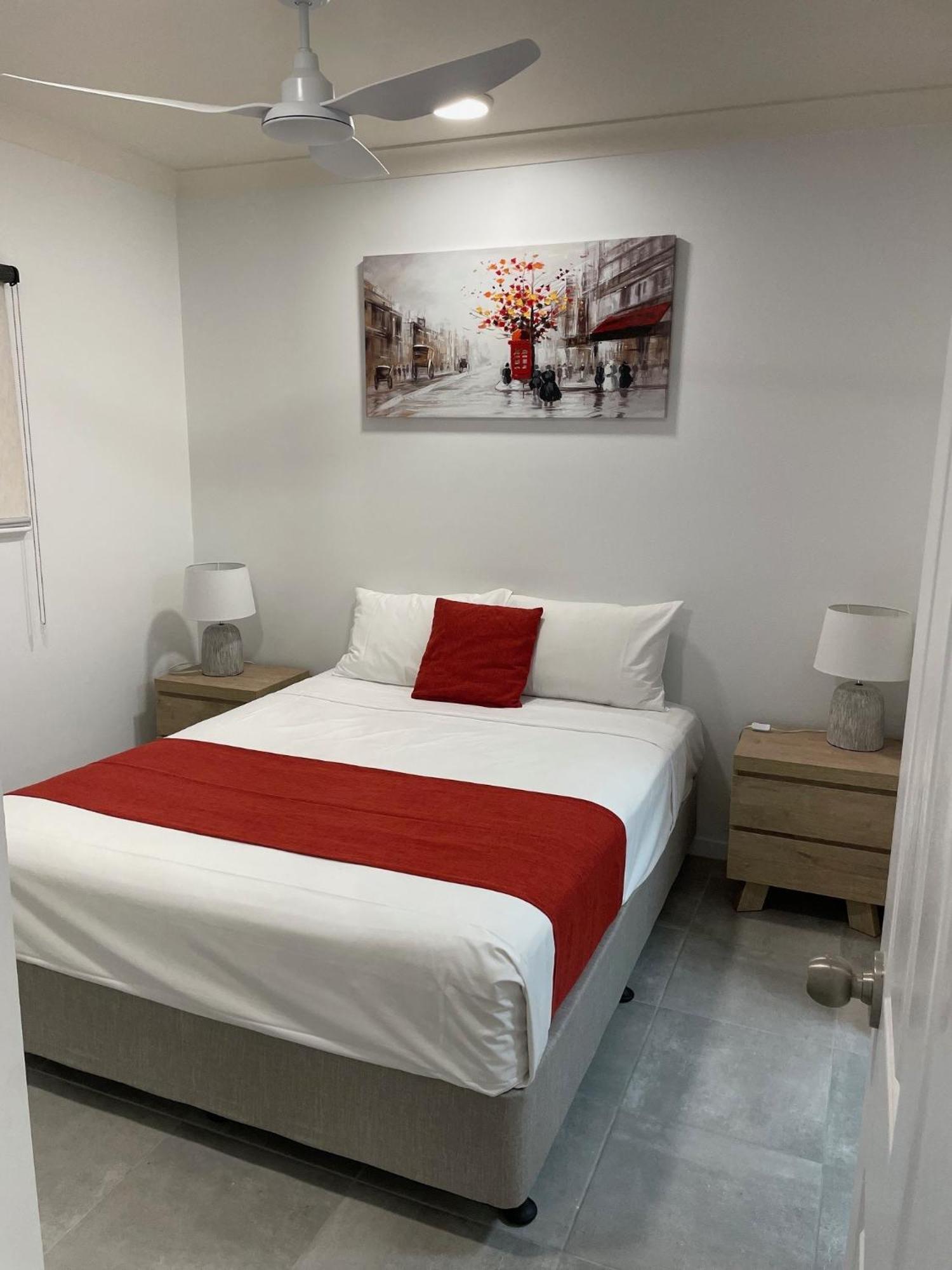 The York Beachfront Holiday Apartments Yorkeys Knob Bagian luar foto