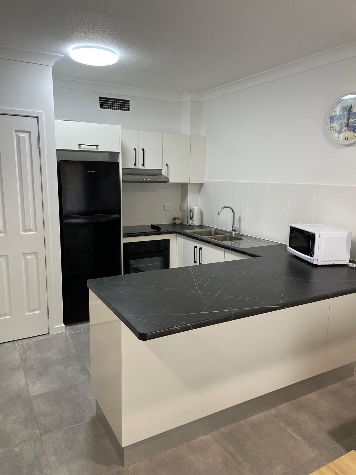 The York Beachfront Holiday Apartments Yorkeys Knob Bagian luar foto