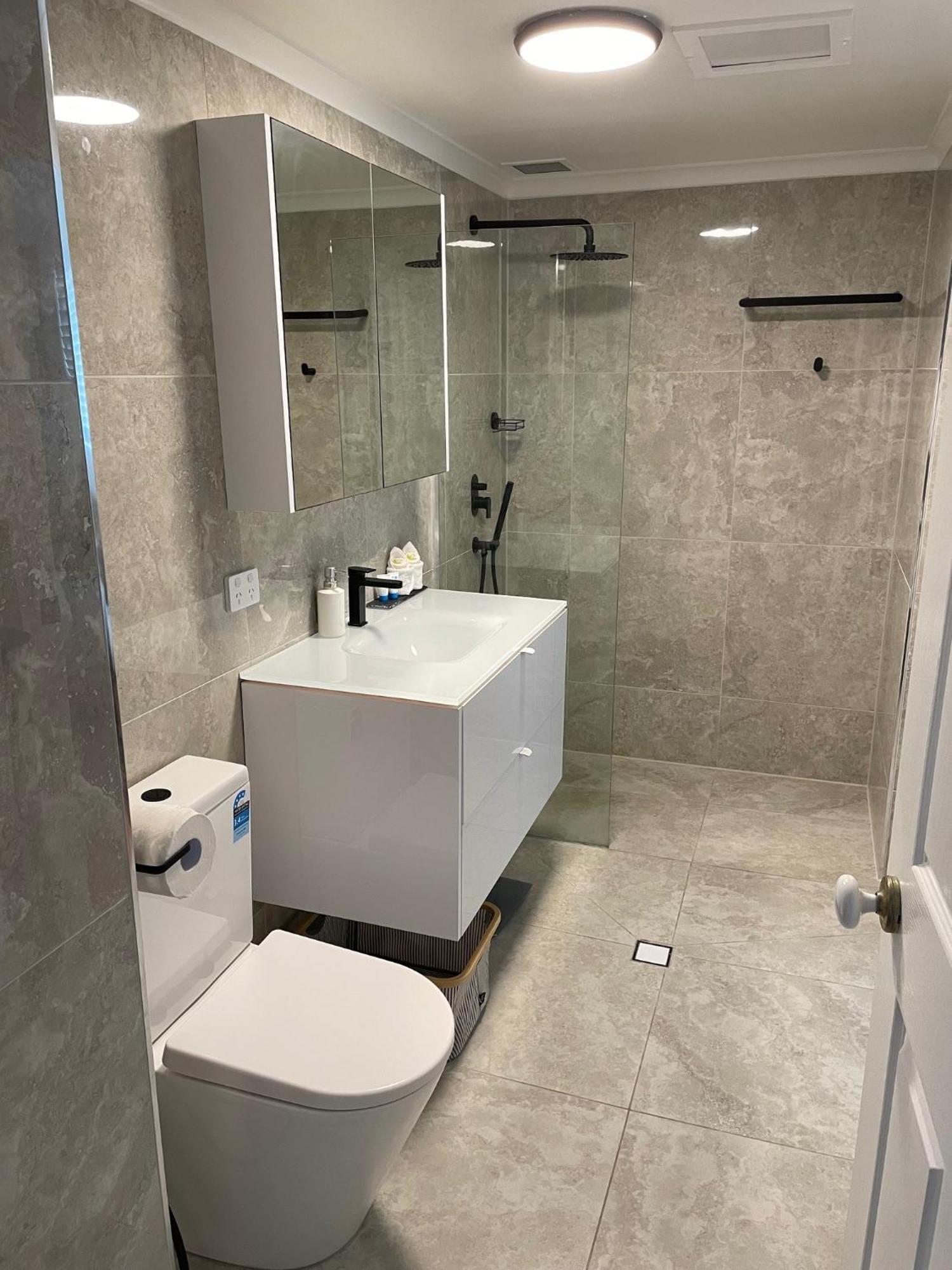 The York Beachfront Holiday Apartments Yorkeys Knob Bagian luar foto