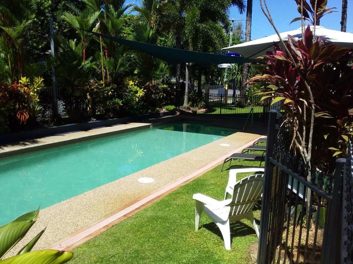 The York Beachfront Holiday Apartments Yorkeys Knob Bagian luar foto